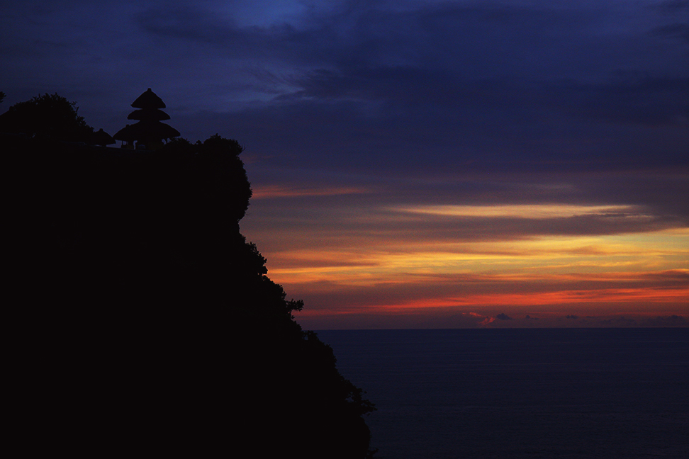 Wordless Wednesday – Sunset at the Uluwatu Temple | The Infinite Curio