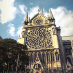 Wordless Wednesday – Pause at Notre-Dame